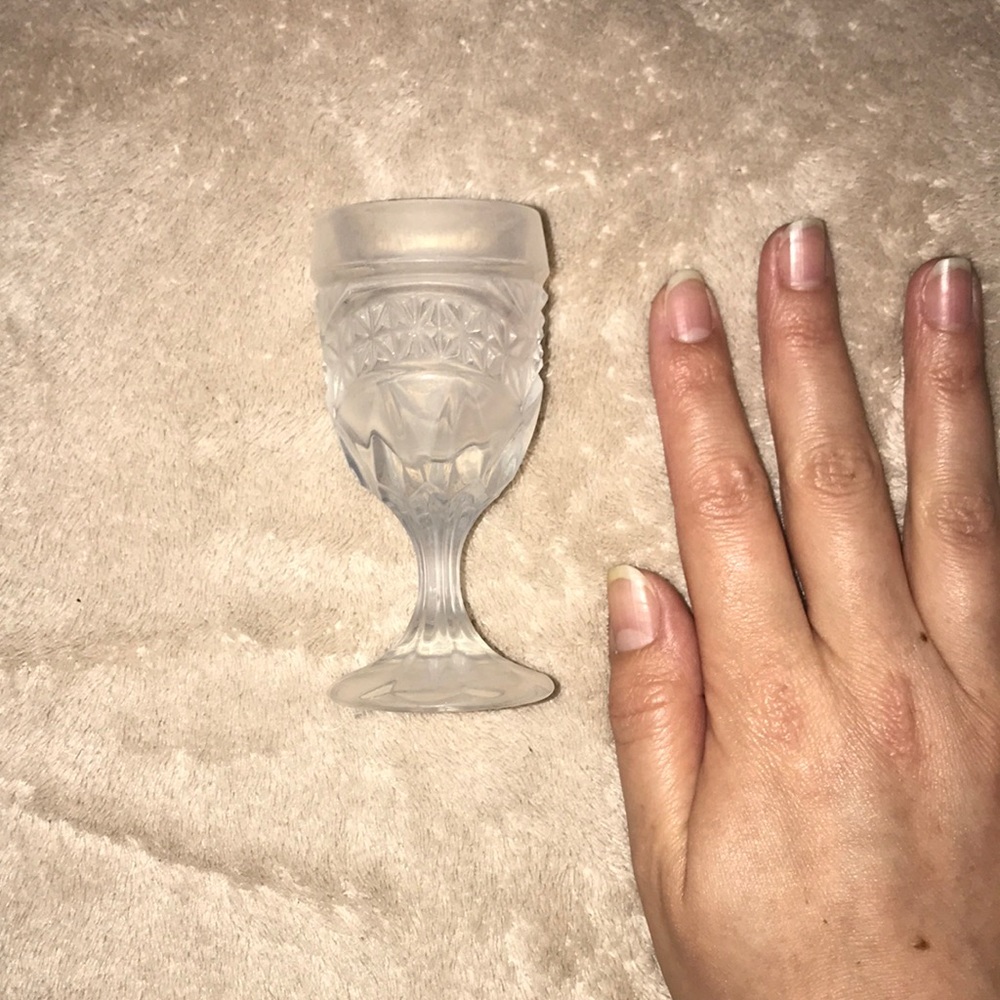 Glass cup small chip in rim 💕